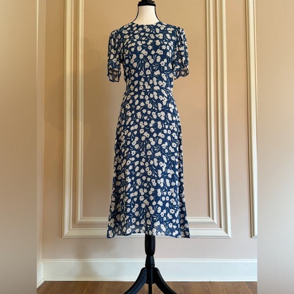 Reformation Blue and White Floral Short Sleeve Midi Dress - Picture 5 of 6